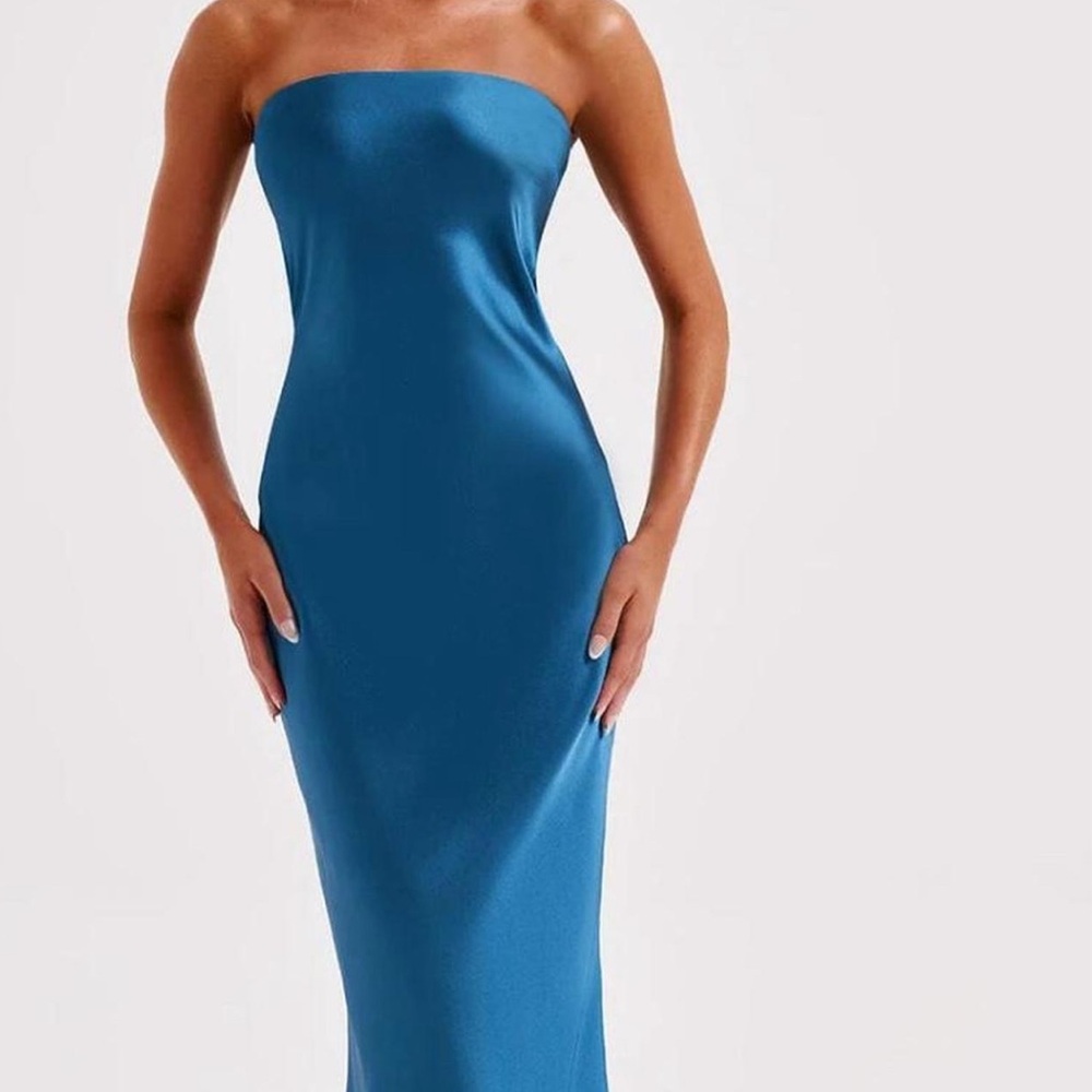 Chic Strapless Blue Dress